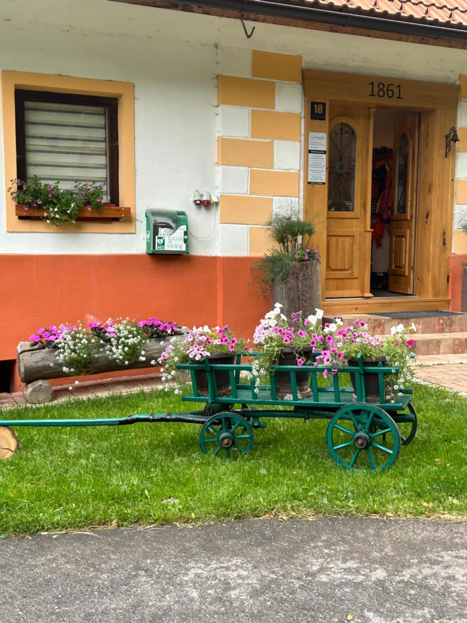 Tourist Farm Gradisnik Apartman Solčava Kültér fotó