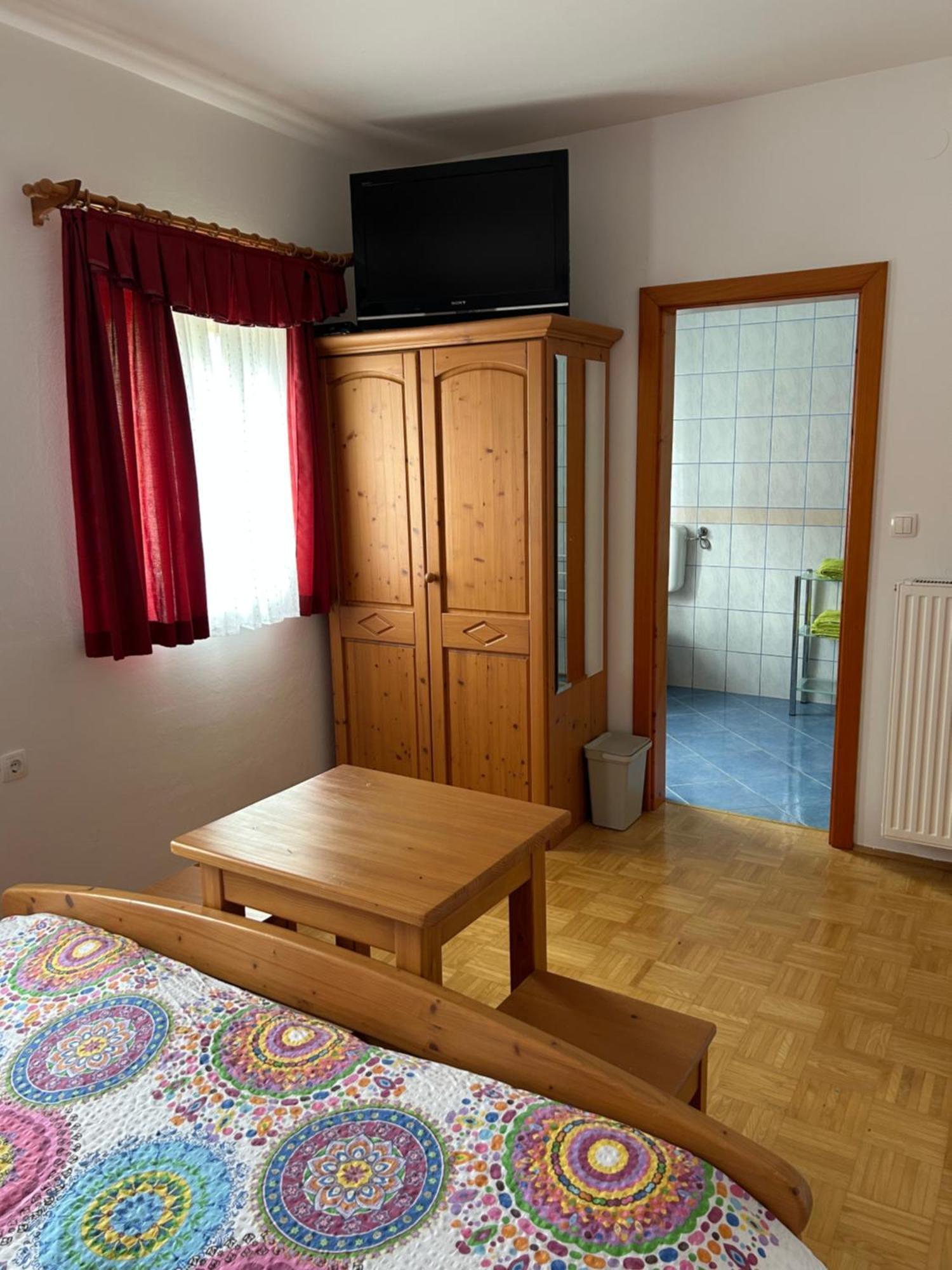 Tourist Farm Gradisnik Apartman Solčava Kültér fotó