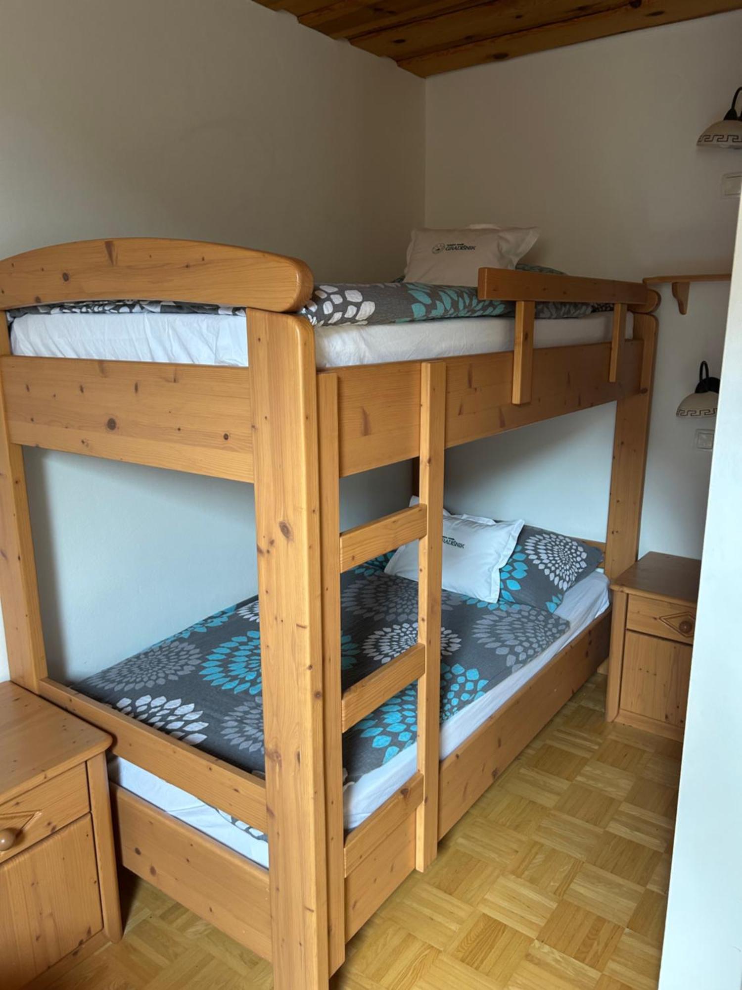 Tourist Farm Gradisnik Apartman Solčava Kültér fotó