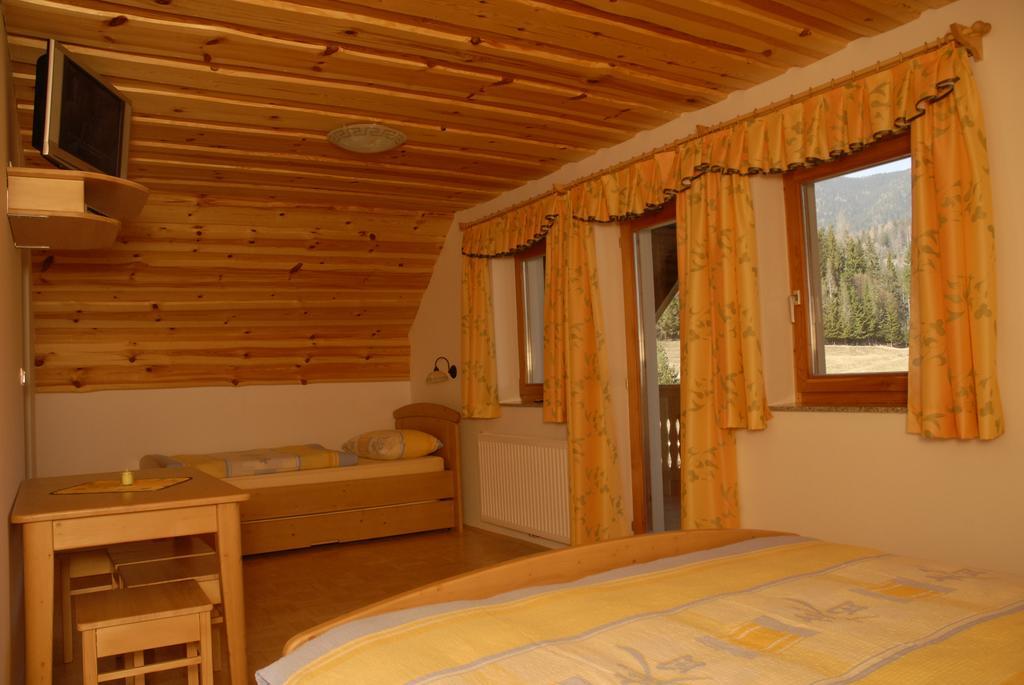 Tourist Farm Gradisnik Apartman Solčava Kültér fotó