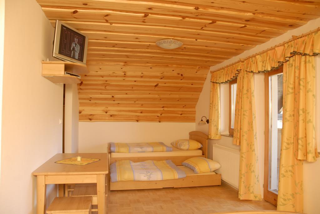 Tourist Farm Gradisnik Apartman Solčava Kültér fotó